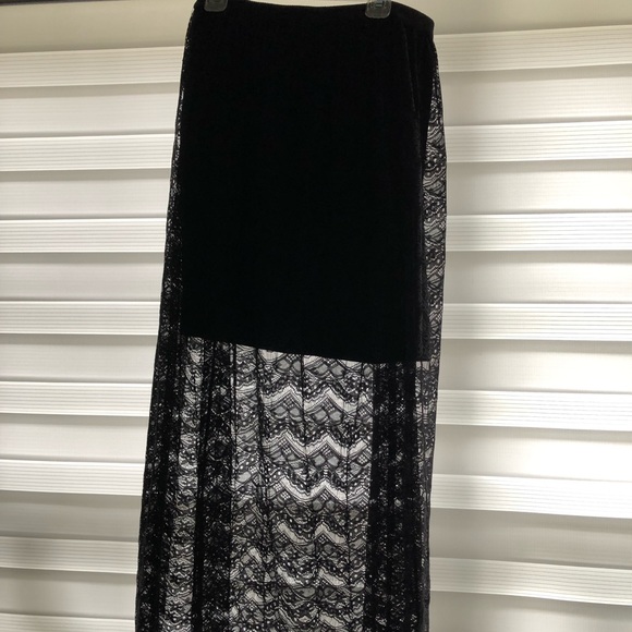 black lace maxi skirt - Picture 2 of 2